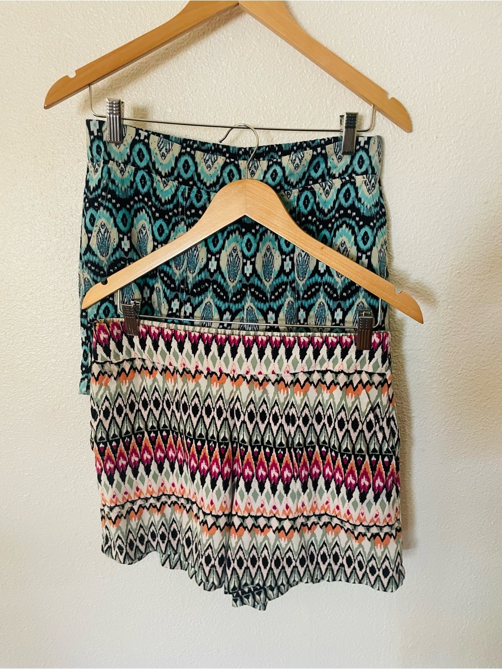 Wildfox Teal & Fuchsia Aztec Shorts Set of 2 Size Medium Pull On with Pockets